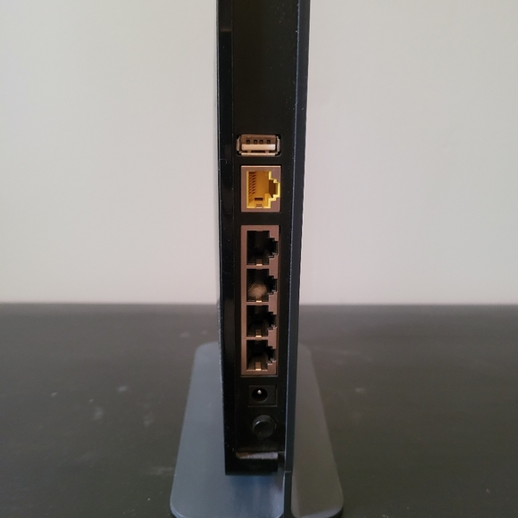 Netgear wireless router n600 wndr3700 - Picture 3 of 4